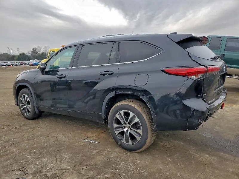 2020 TOYOTA HIGHLANDER XLE  