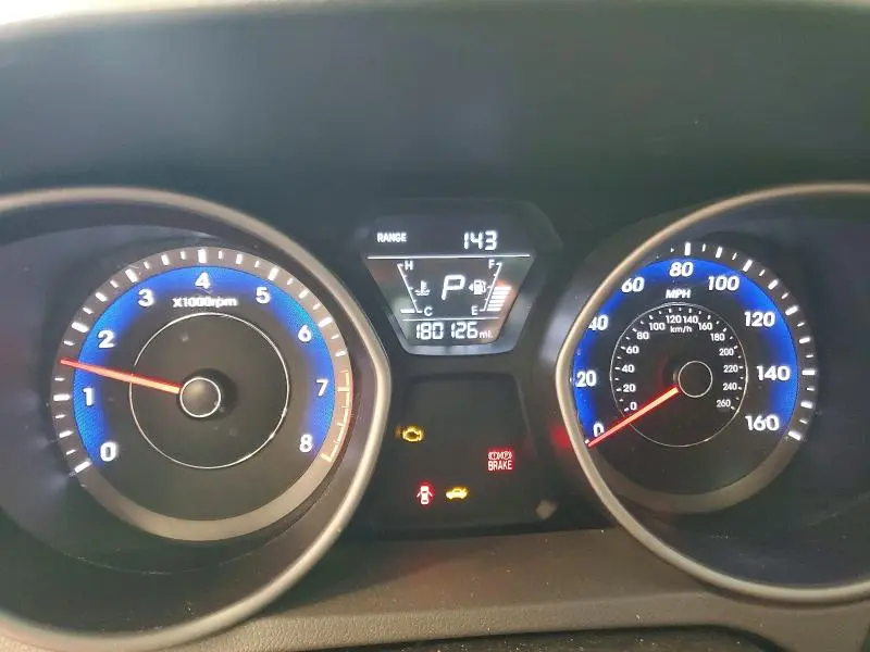 2014 HYUNDAI ELANTRA SE  