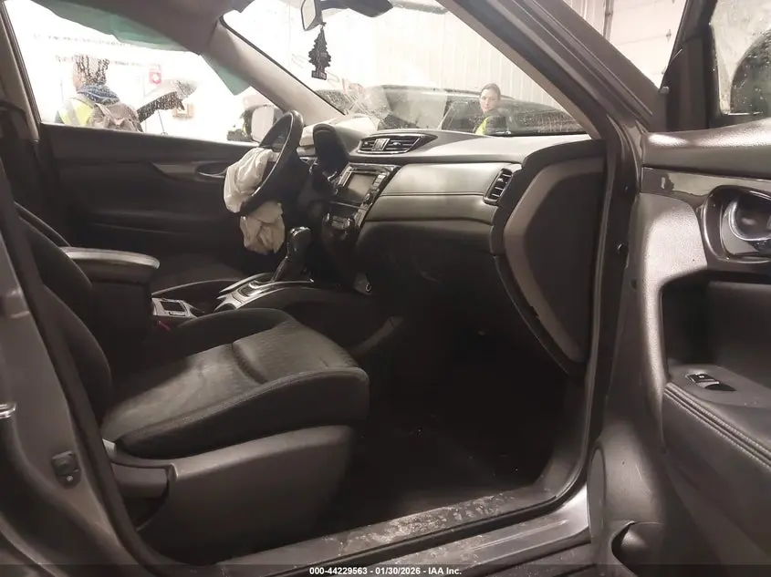 2019 NISSAN ROGUE SV