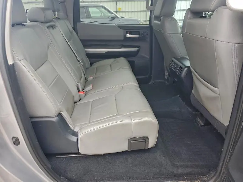 2017 TOYOTA TUNDRA CREWMAX LIMITED  