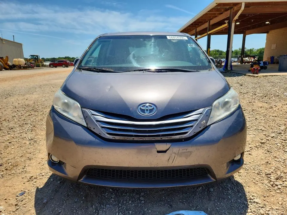 2015 TOYOTA SIENNA XLE 8-PASSENGER  
