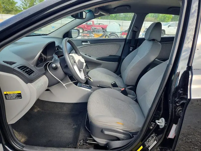 2012 HYUNDAI ACCENT GS  