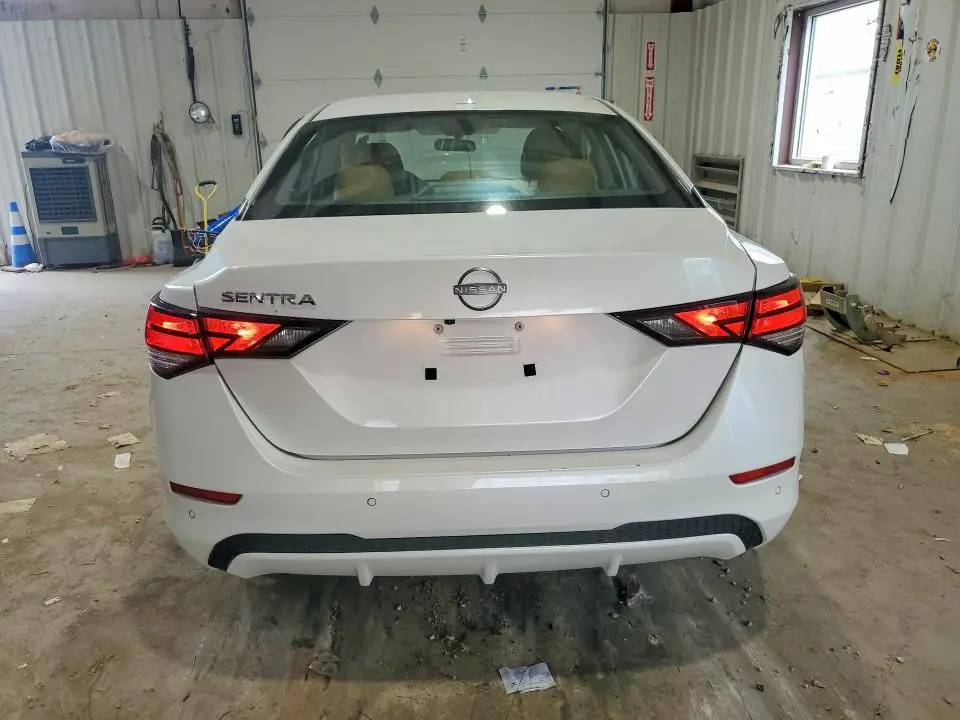 2025 NISSAN SENTRA SV  