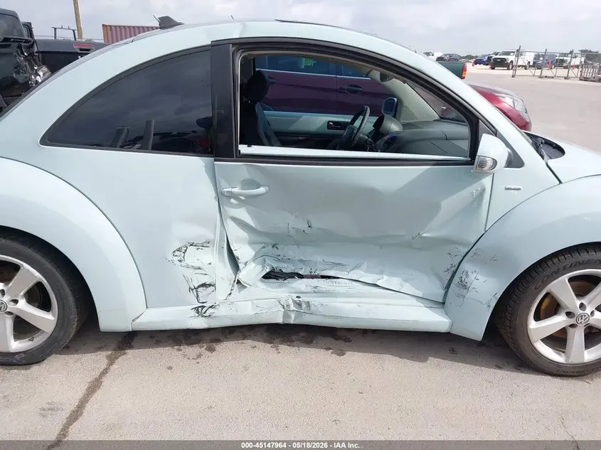 2010 VOLKSWAGEN NEW BEETLE 2.5L FINAL EDITION