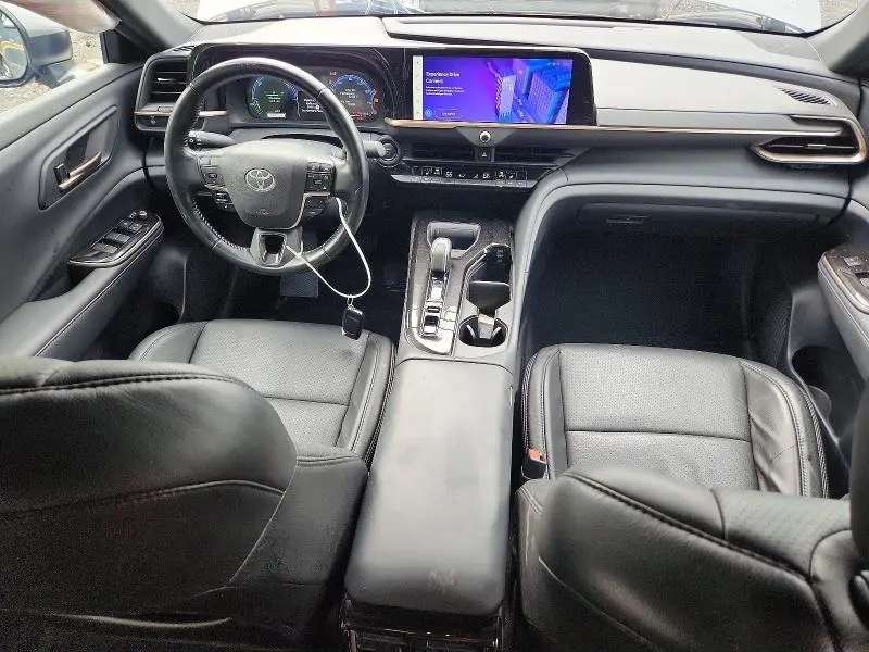 2024 TOYOTA CROWN XLE  