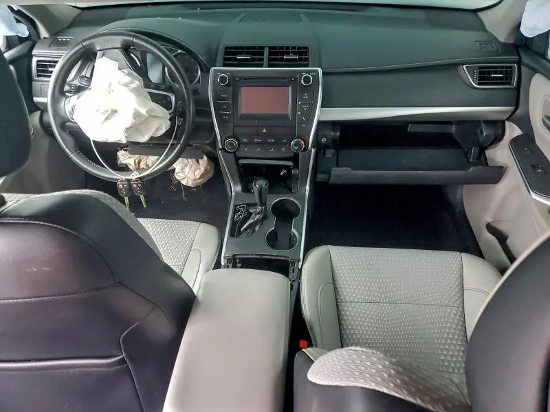 2015 TOYOTA CAMRY SE  