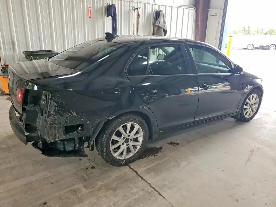 2010 VOLKSWAGEN JETTA SE  