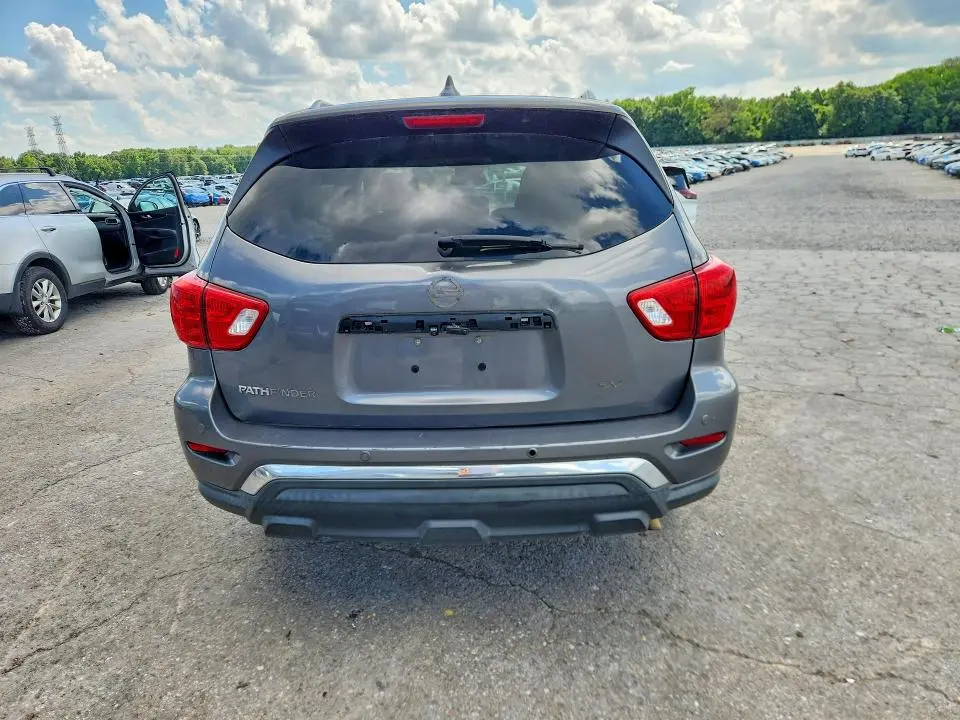 2019 NISSAN PATHFINDER SV  