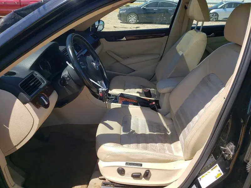 2012 VOLKSWAGEN PASSAT SEL  
