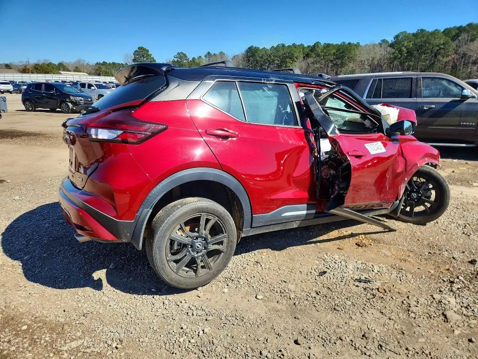 2022 NISSAN KICKS SR  