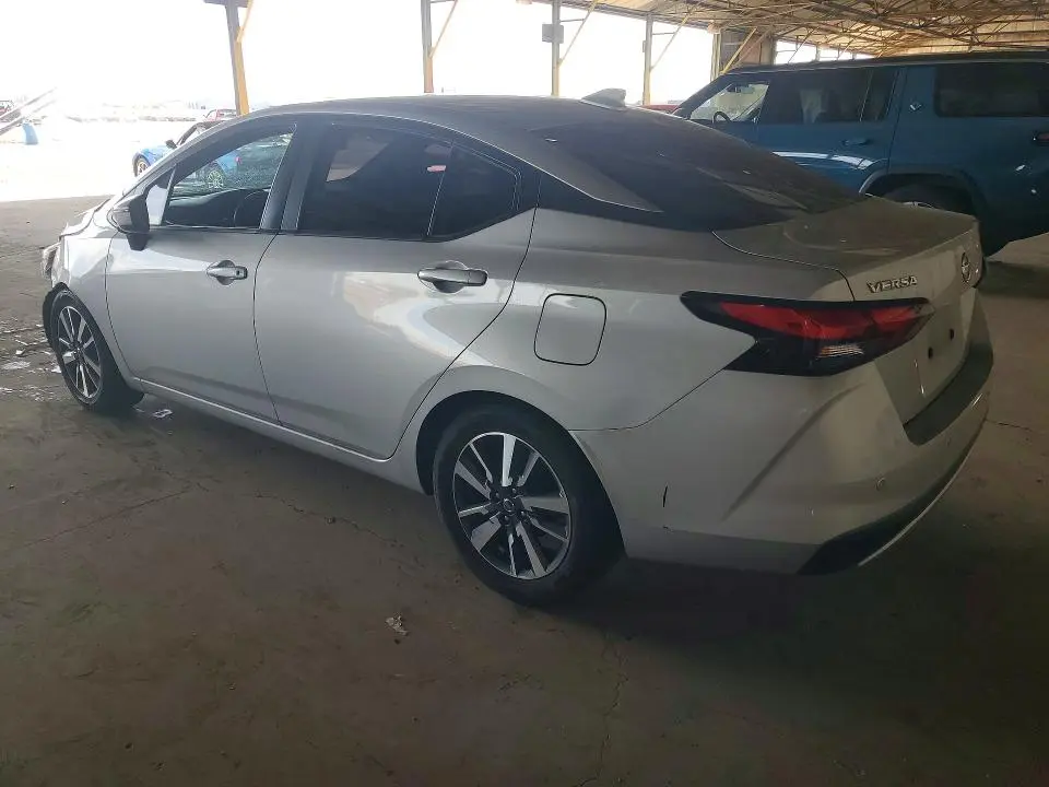 2021 NISSAN VERSA SV  