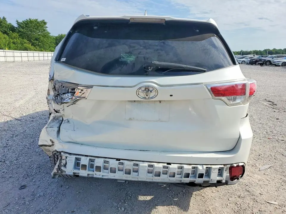 2015 TOYOTA HIGHLANDER XLE  
