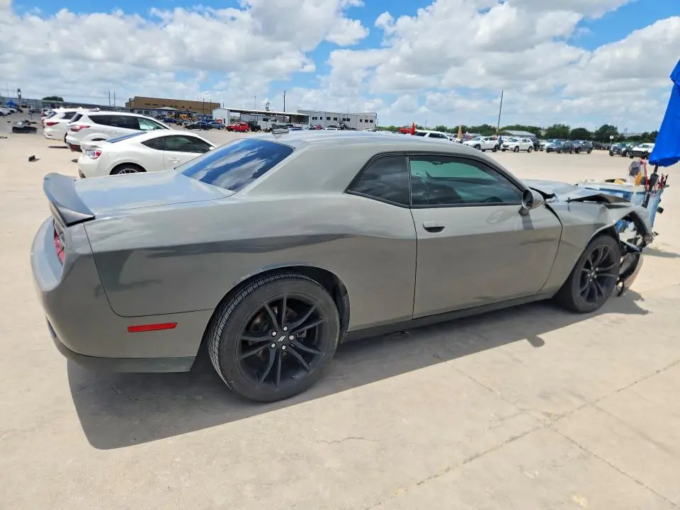 2018 DODGE CHALLENGER SXT  