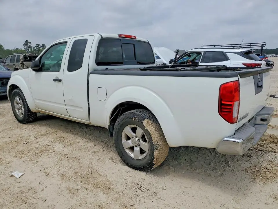 2013 NISSAN FRONTIER SV V6  