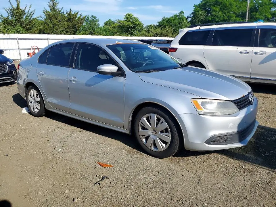 2011 VOLKSWAGEN JETTA SE  