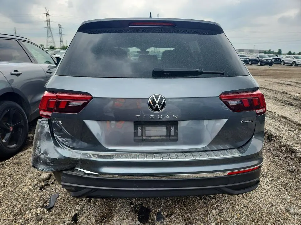 2022 VOLKSWAGEN TIGUAN SE  