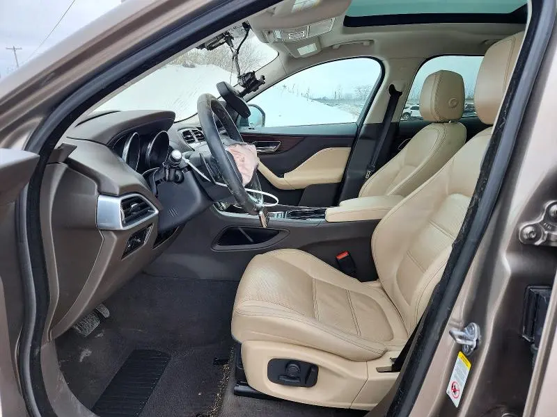2017 JAGUAR F-PACE PRESTIGE  