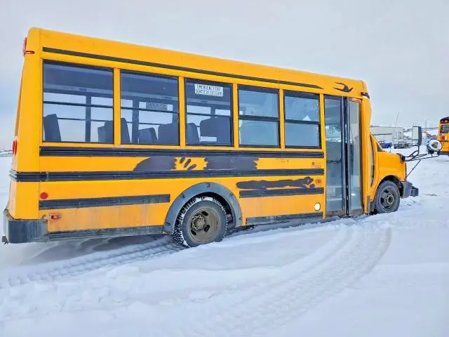 2011 GMC SAVANA CUTAWAY G3500  