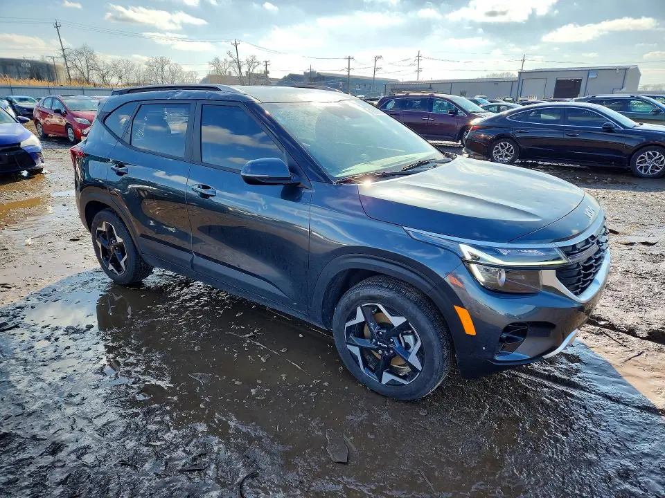 2025 KIA SELTOS S  