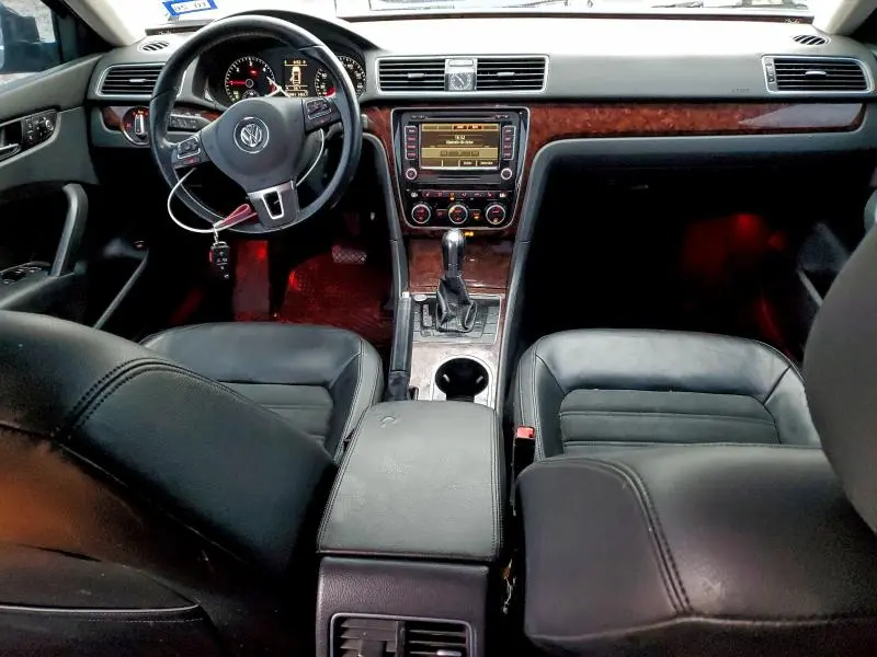 2013 VOLKSWAGEN PASSAT SEL  