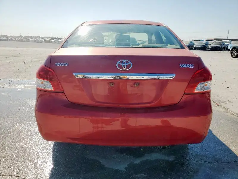 2011 TOYOTA YARIS BASE  