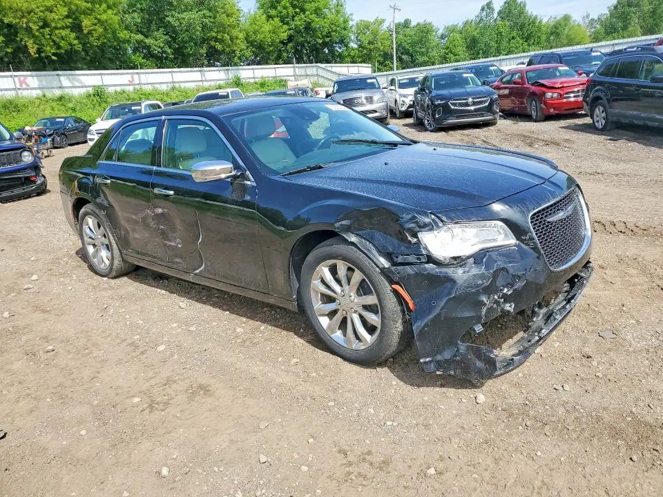 2016 CHRYSLER 300C   