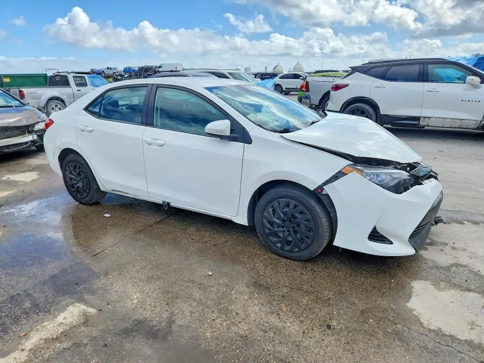 2018 TOYOTA COROLLA LE  
