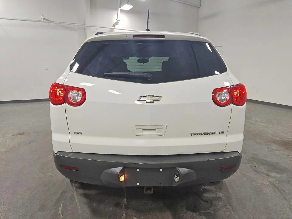 2012 CHEVROLET TRAVERSE LS  