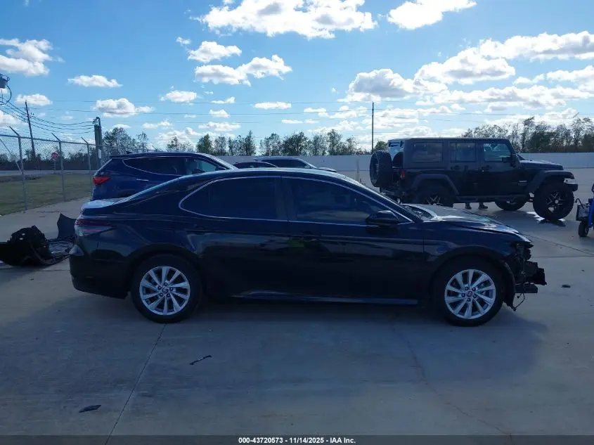 2022 TOYOTA CAMRY LE