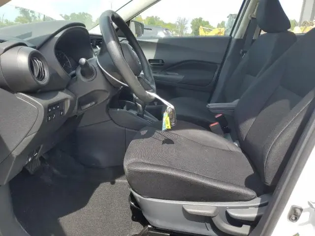 2024 NISSAN KICKS S  