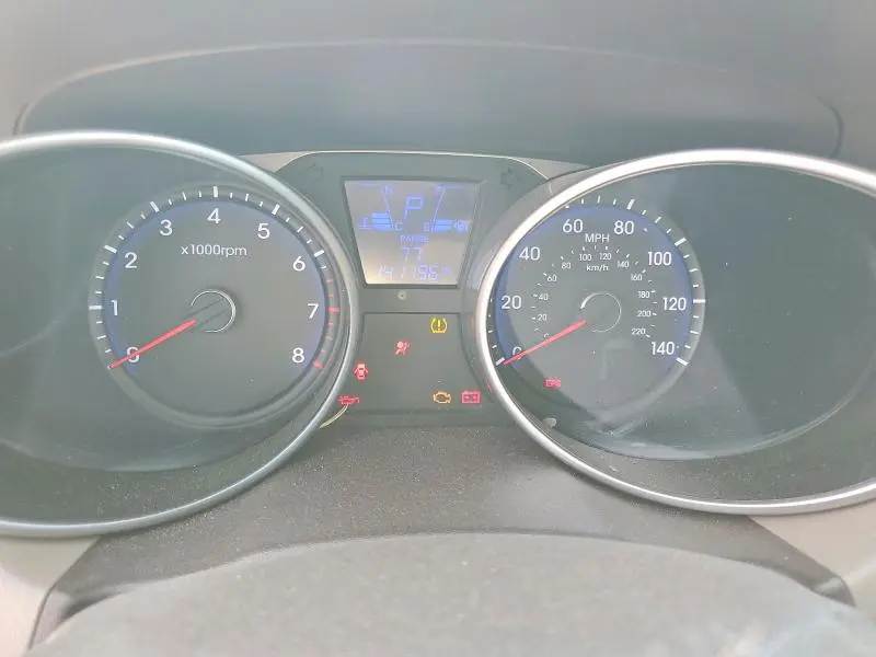 2011 HYUNDAI TUCSON GLS  