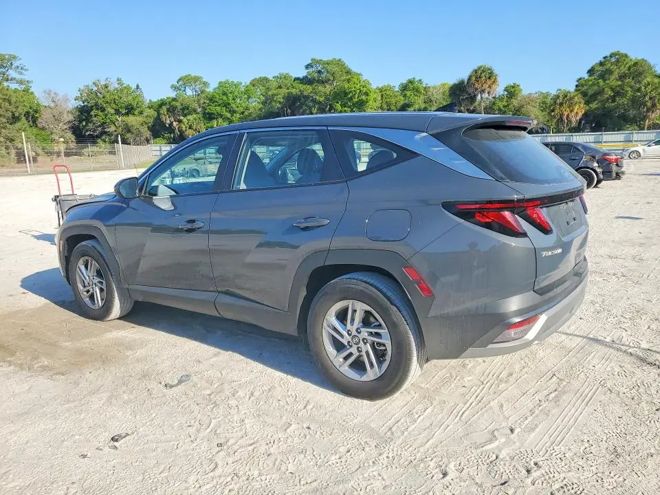 2026 HYUNDAI TUCSON SE  