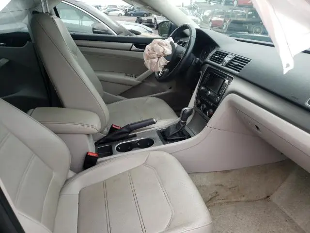 2015 VOLKSWAGEN PASSAT SE