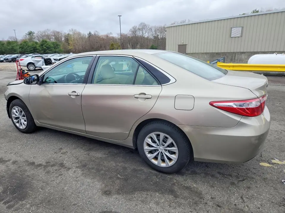 2015 TOYOTA CAMRY LE  