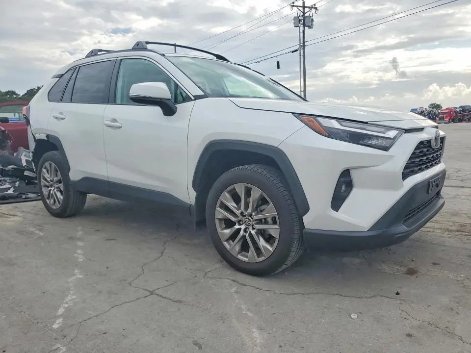 2024 TOYOTA RAV4 XLE PREMIUM  