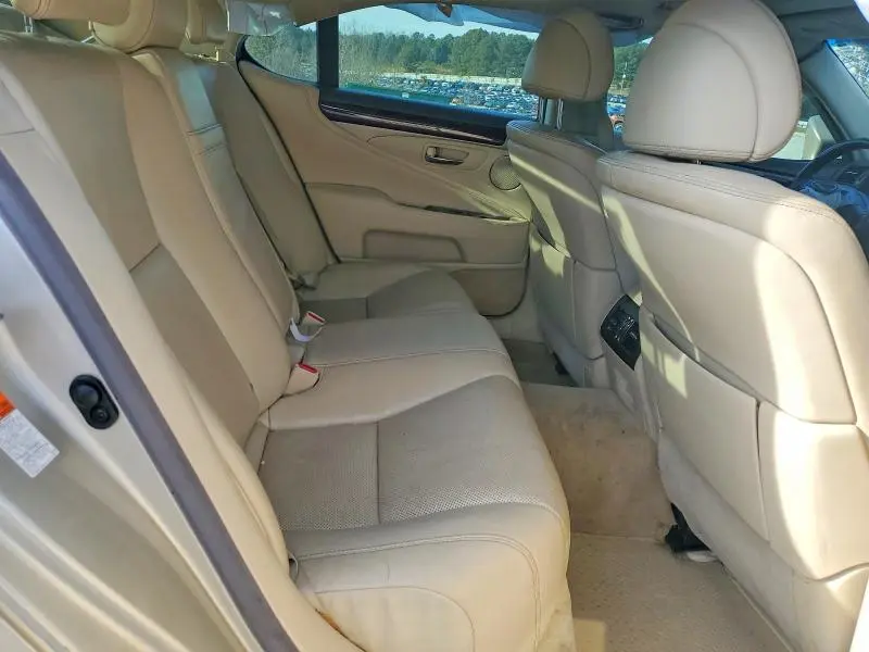 2017 LEXUS LS 460  