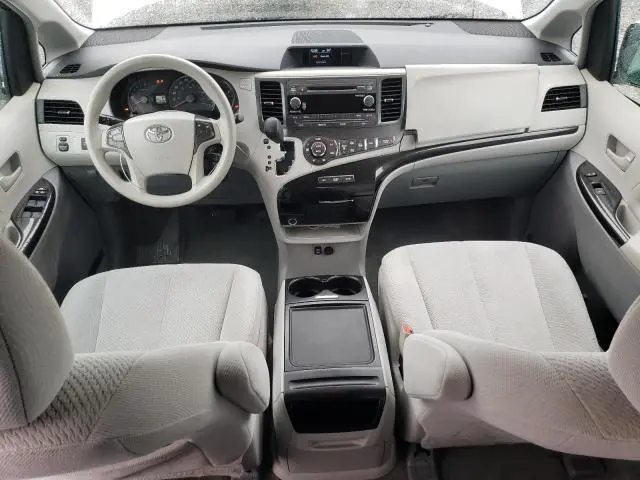 2014 TOYOTA SIENNA LE  