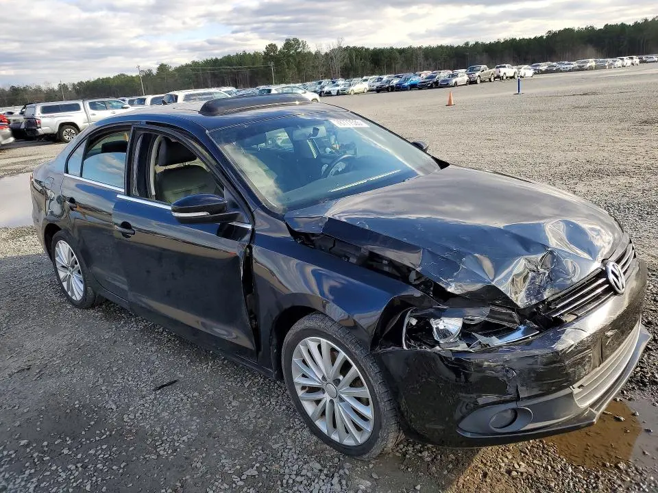 2011 VOLKSWAGEN JETTA SEL  