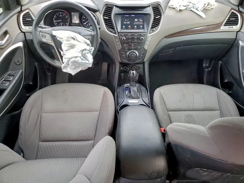 2018 HYUNDAI SANTA FE SE  