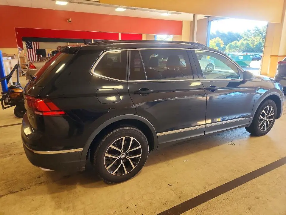 2021 VOLKSWAGEN TIGUAN SE  