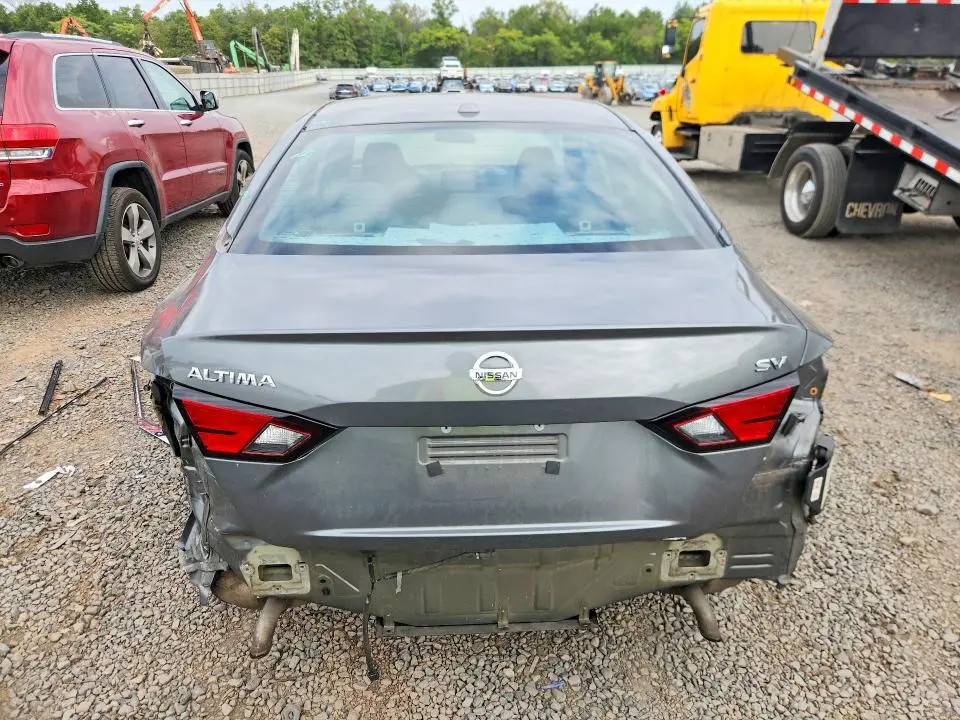 2022 NISSAN ALTIMA SV  