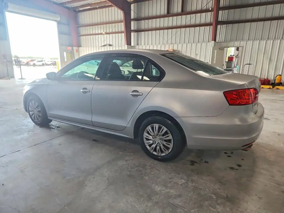 2011 VOLKSWAGEN JETTA BASE  