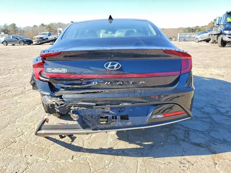 2022 HYUNDAI SONATA SE  