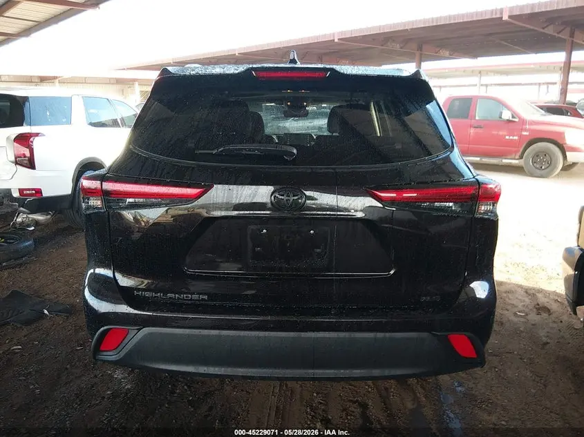 2022 TOYOTA HIGHLANDER XLE