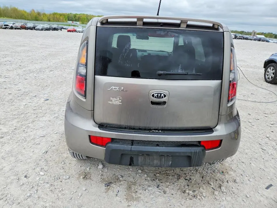 2011 KIA SOUL +  