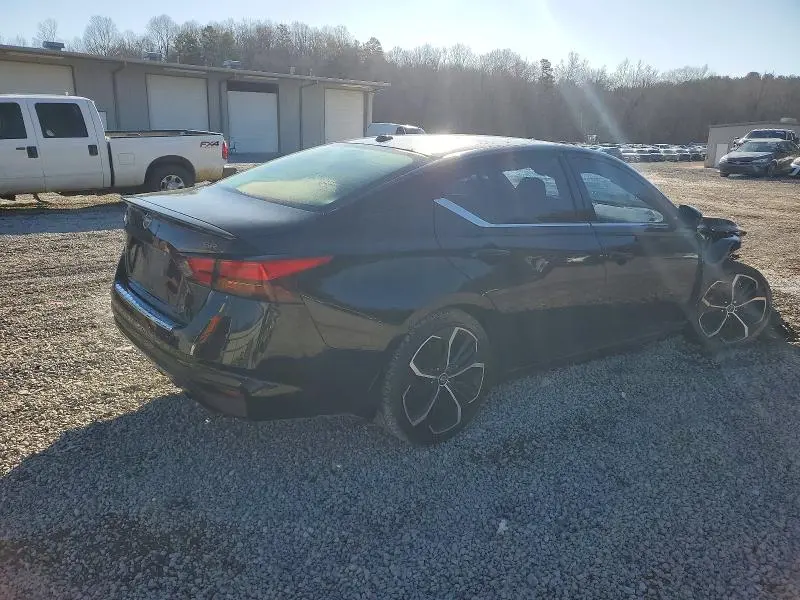 2023 NISSAN ALTIMA SR  