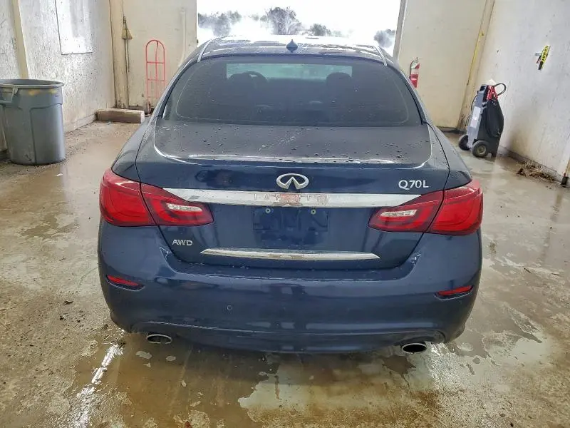 2016 INFINITI Q70L 3.7  