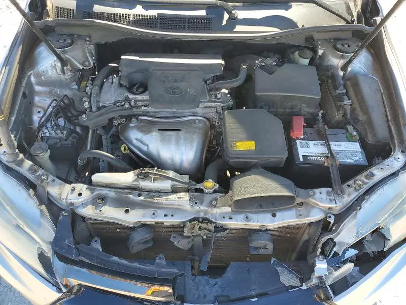 2015 TOYOTA CAMRY SE  
