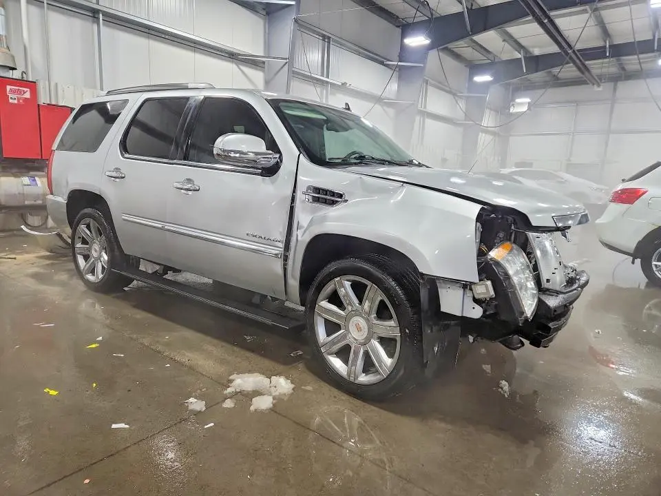 2013 CADILLAC ESCALADE LUXURY  