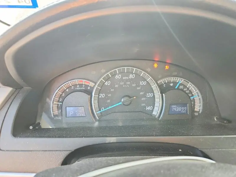 2014 TOYOTA CAMRY SE  